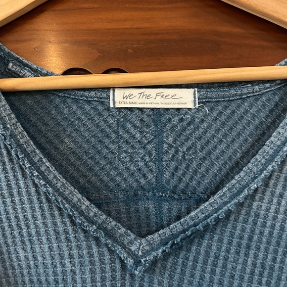 We The Free Caroline Thermal Blue V-Neck Size XS - Picture 4 of 6